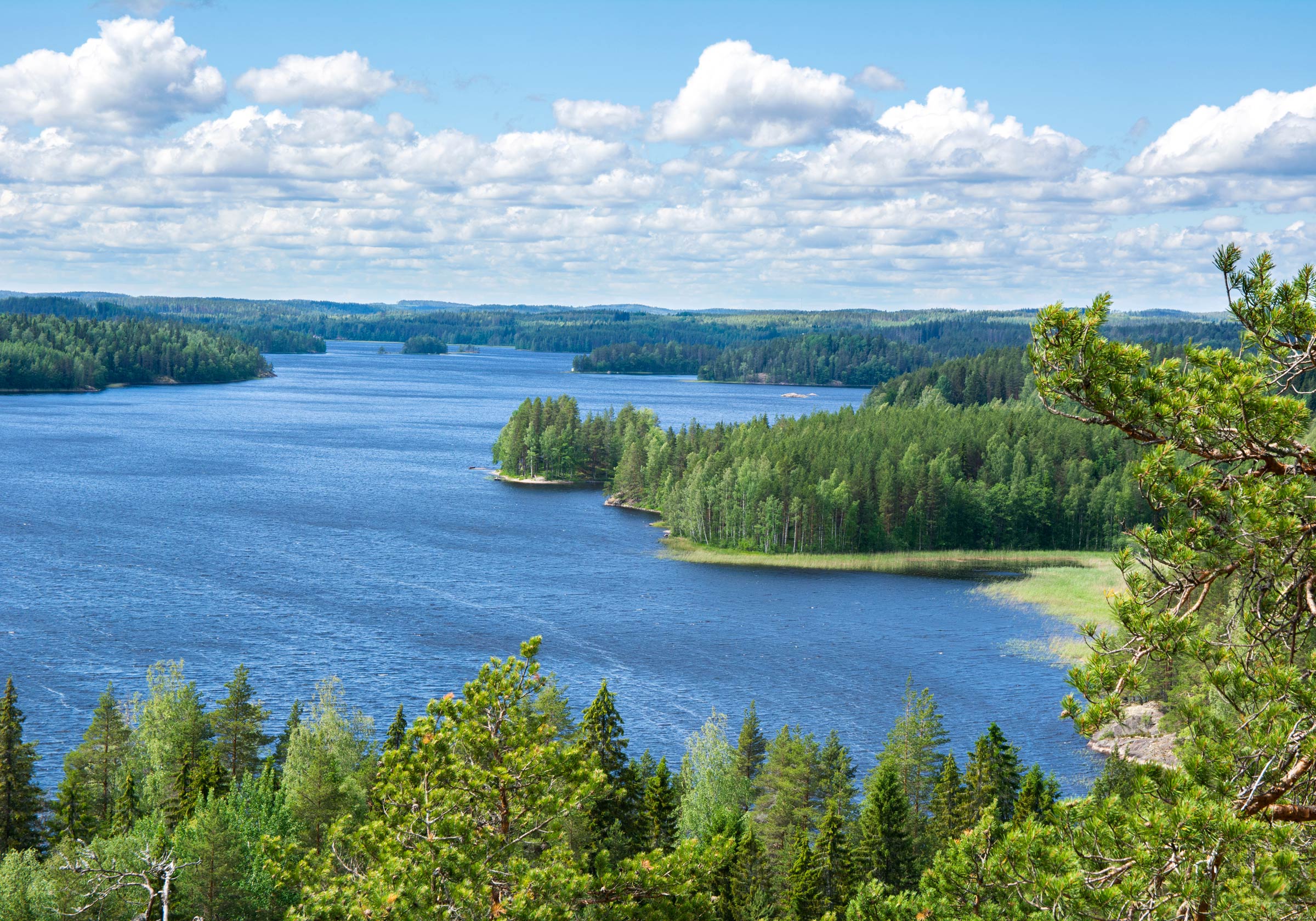 Eine Luftaufnahme der Finnischen Seenplatte